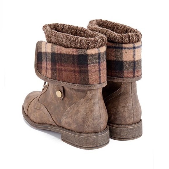 Brown Flat Faux-Leather Sweater Boot Size 8, NIB - Picture 3 of 5